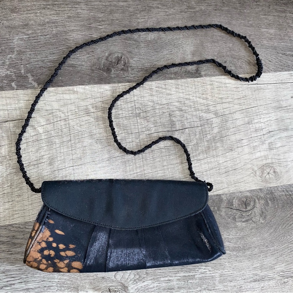 La Regale Vintage Evening Bag w/ Short Beaded Handle